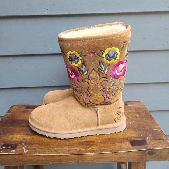 UGG Juliette Floral Embroidered Brown Suede Tall Boot size 6 - Picture 13 of 13